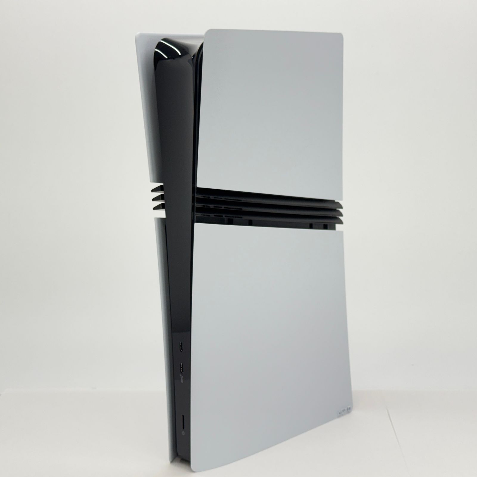美品 SONY PlayStation 5 pro (PS5 pro) 本体 CFI-7000B01【C7445-140 