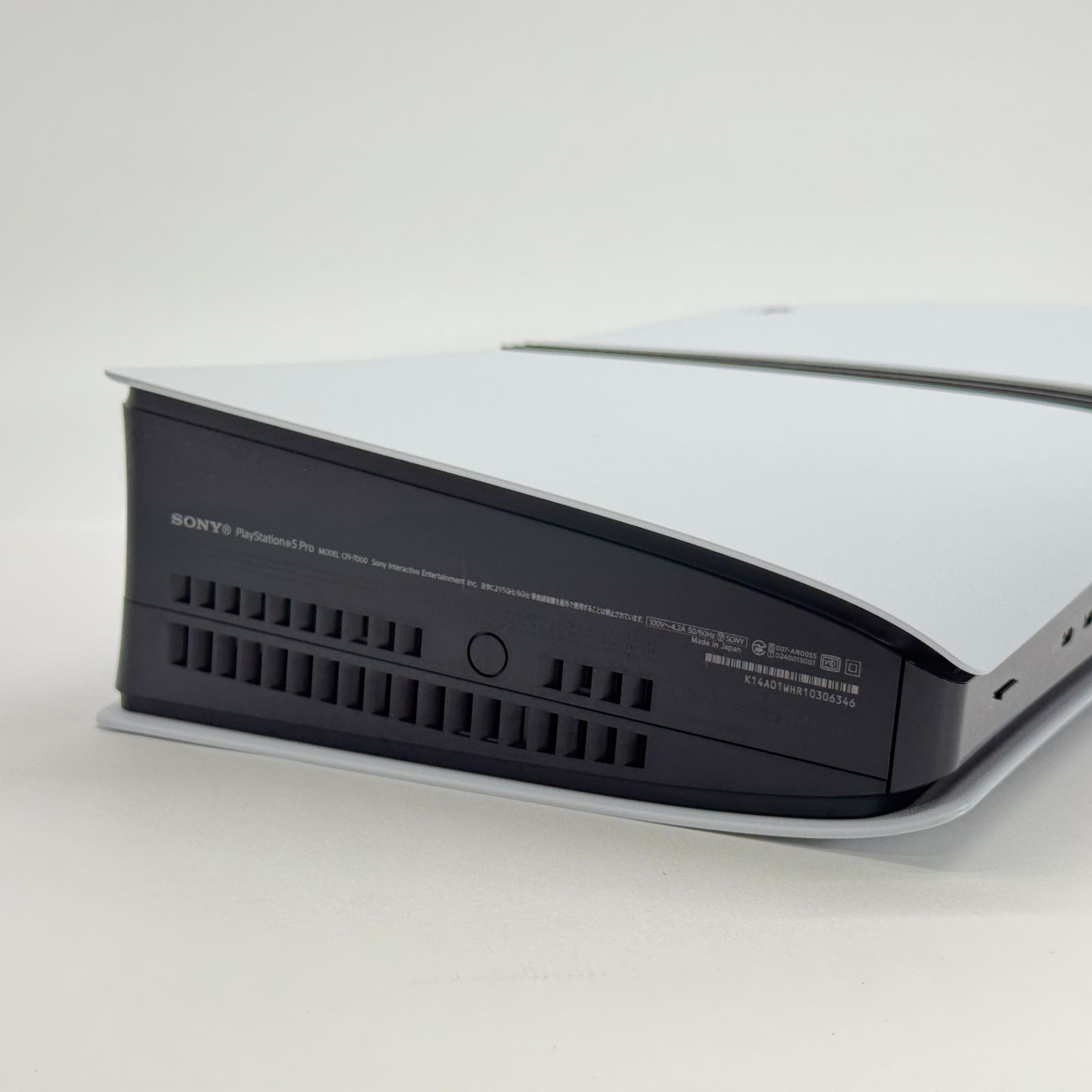 美品 SONY PlayStation 5 pro (PS5 pro) 本体 CFI-7000B01【C7445-140 