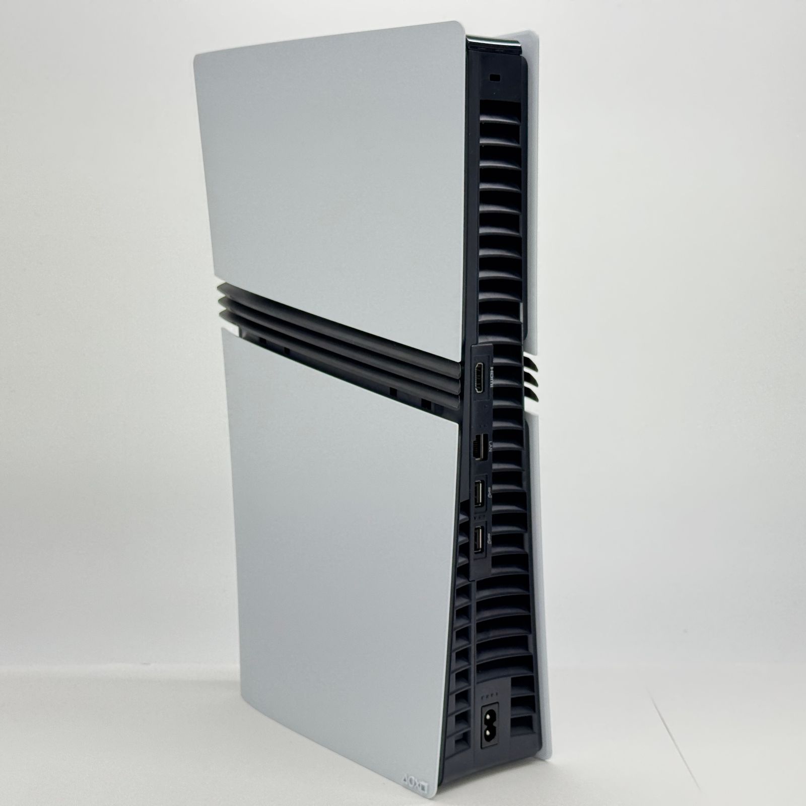 美品 SONY PlayStation 5 pro (PS5 pro) 本体 CFI-7000B01【C7445-140 