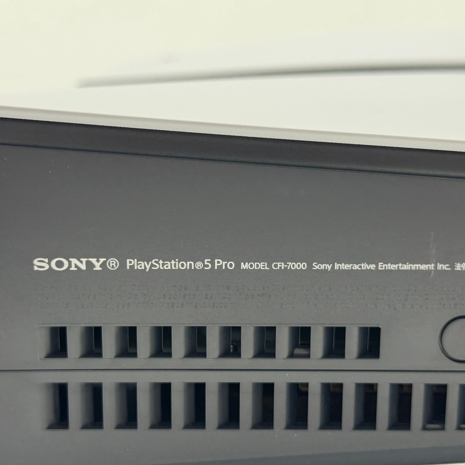 美品 SONY PlayStation 5 pro (PS5 pro) 本体 CFI-7000B01【C7445-140 