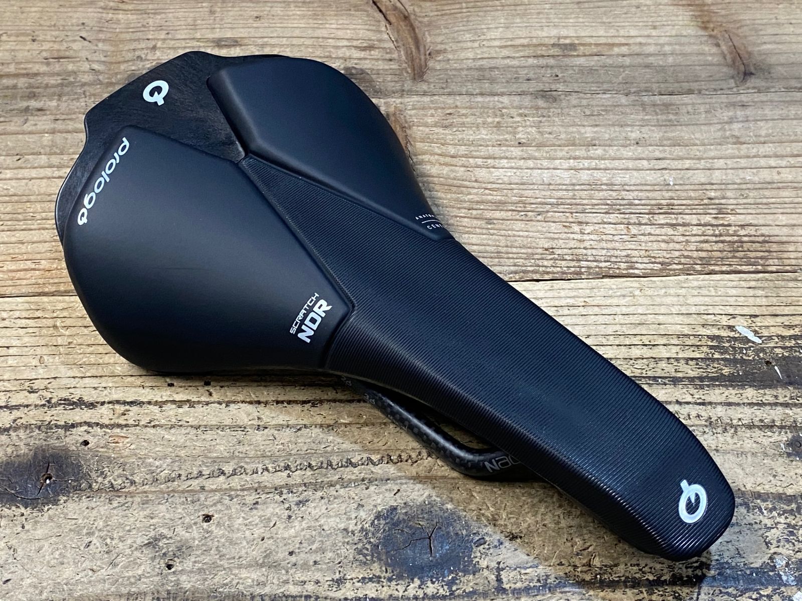 KB026 プロロゴ prologo SCRATCH NDR サドル 黒 137mm NACK
