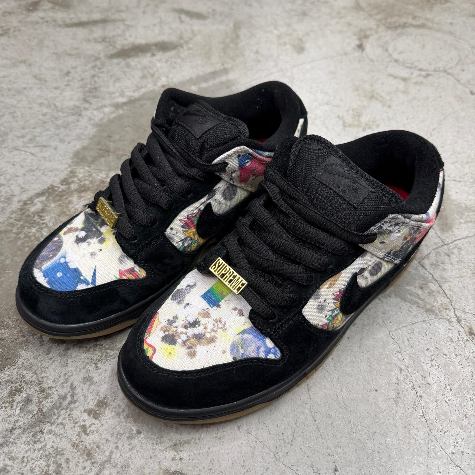 NIKE SB × Supreme Dunk Low 