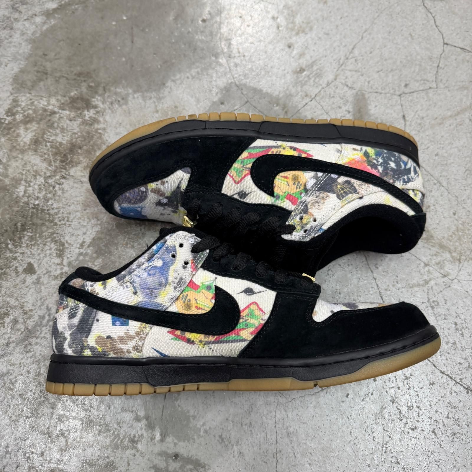 NIKE SB × Supreme Dunk Low 