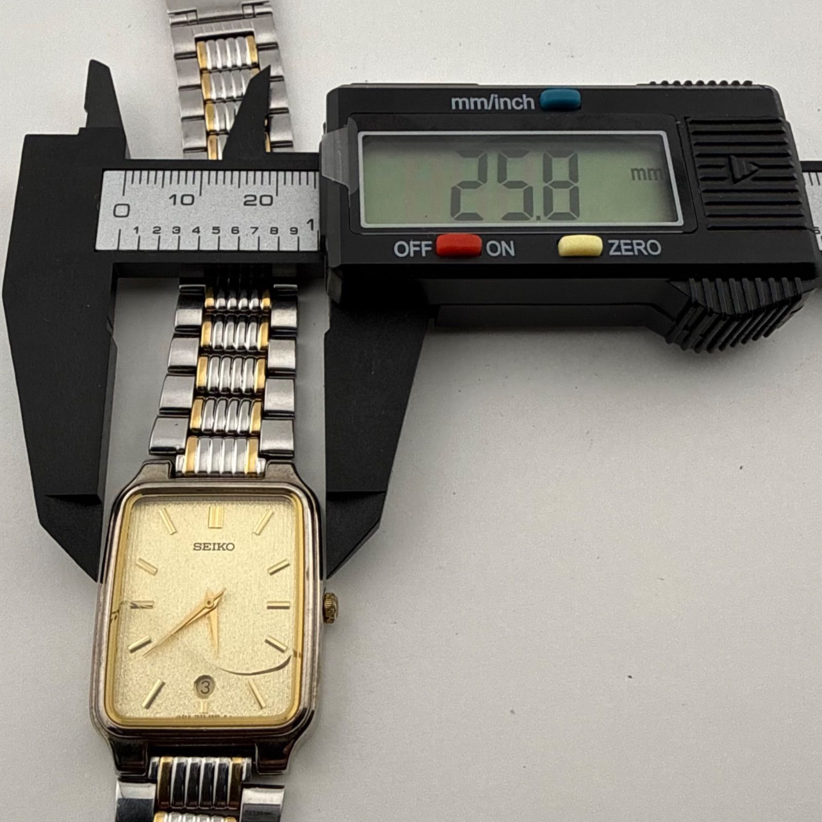 SEIKO セイコー スクエア 7N22-5A90 メンズ 腕時計 クォーツ 稼働品