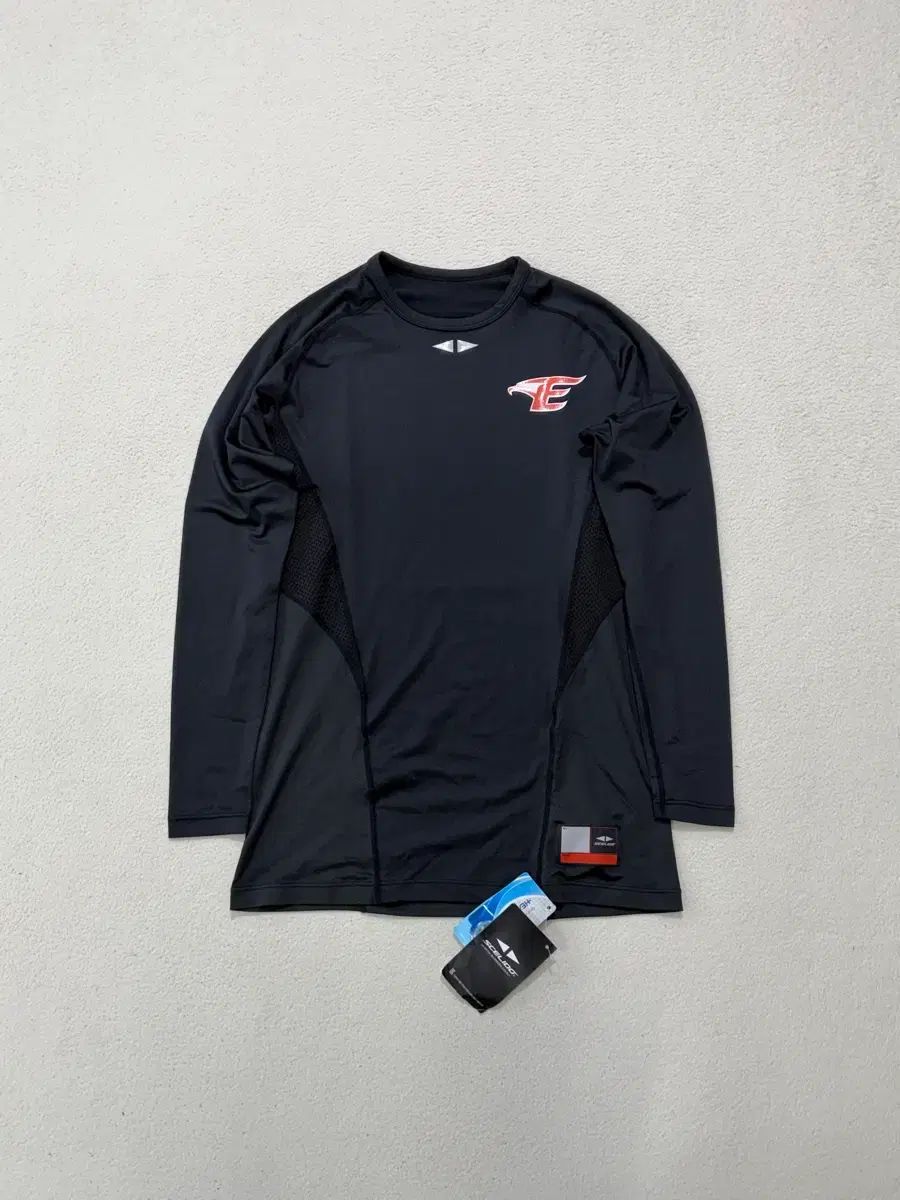 Hanwhae Eagles (ハンファ・イーグルス) ケリー選手用支給用機能性長袖Tシャツ 新品 8,778円