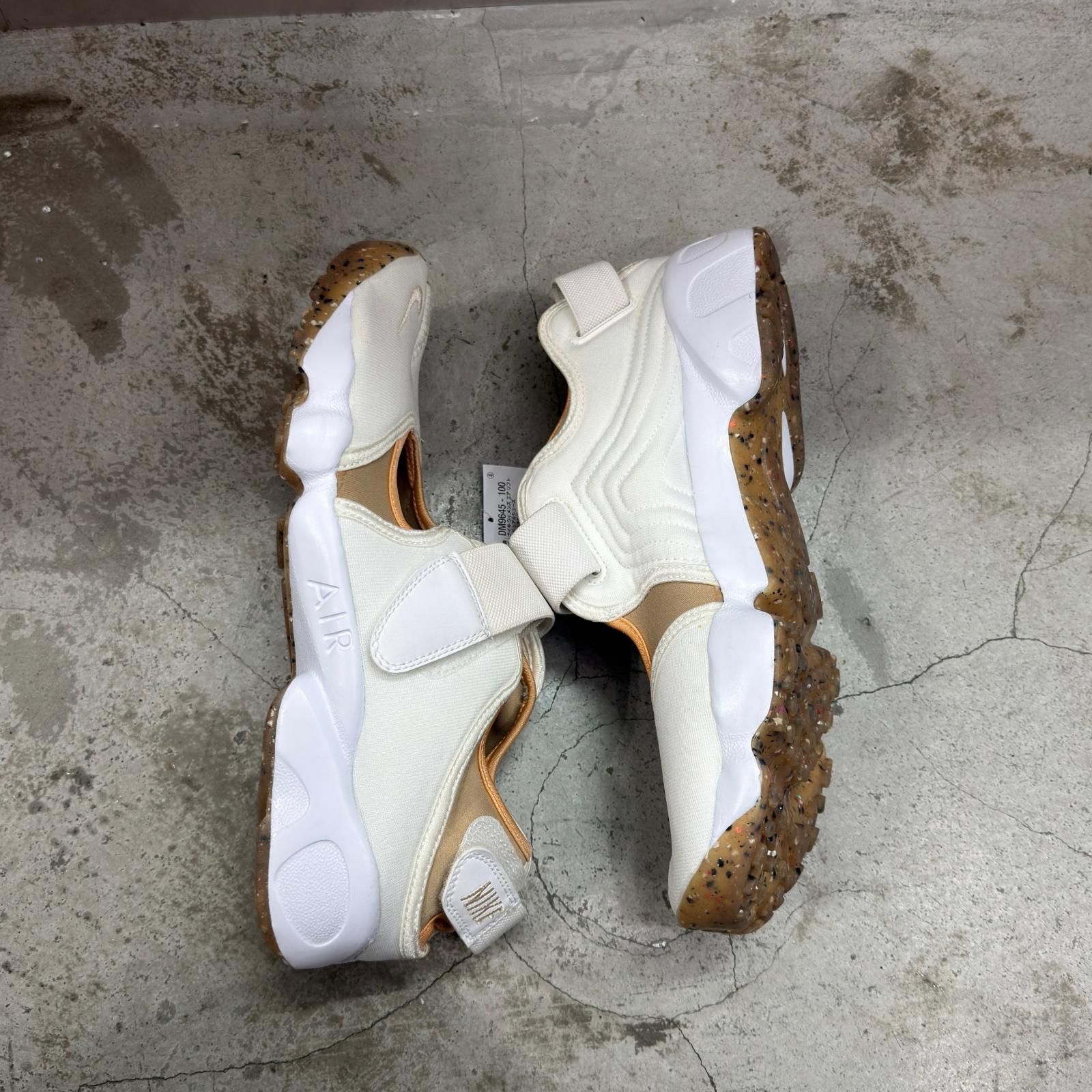 NIKE ナイキ AIR RIFT エアリフト 型番：DM9645-100 【公式通販】