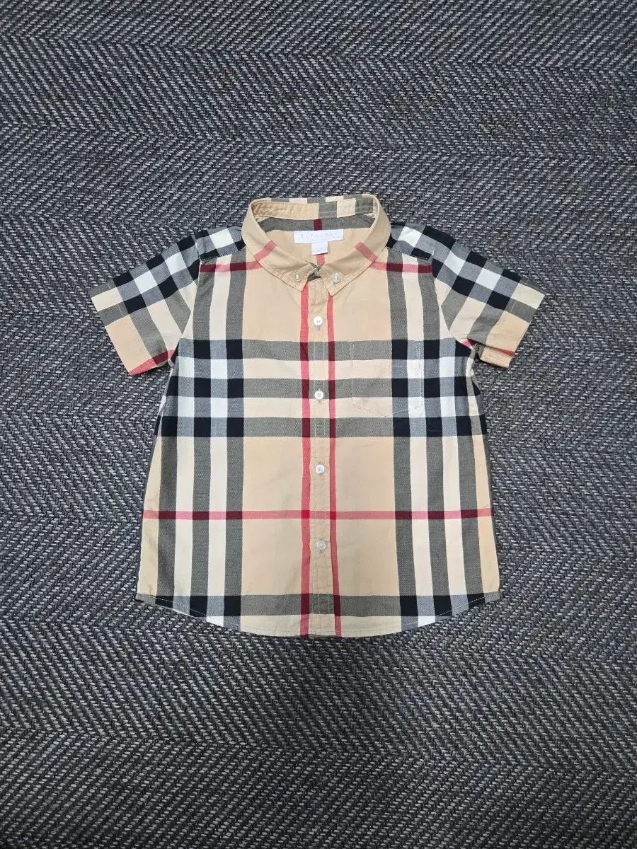 BURBERRY半袖シャツ3Yサイズ