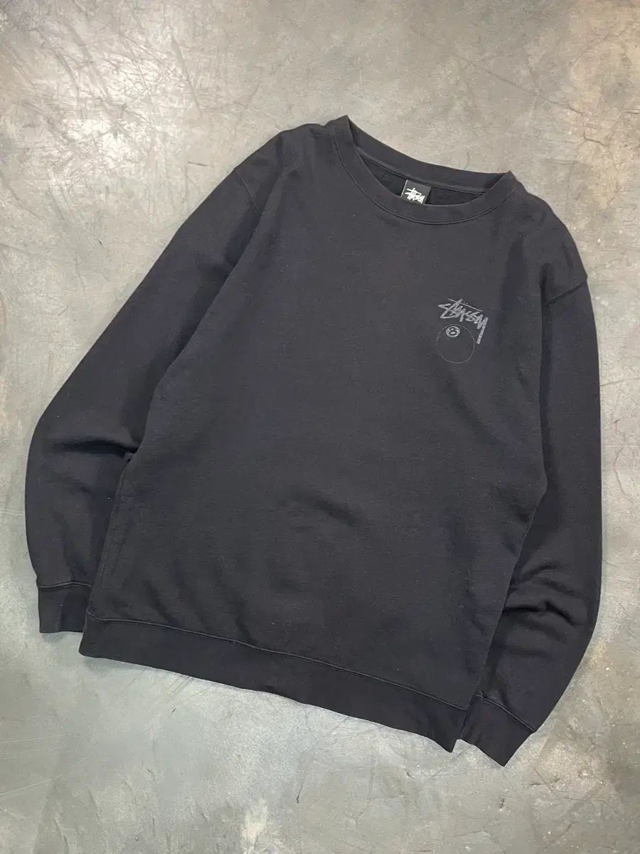 STUSSY エイトボール スウェットシャツ - メルカリ