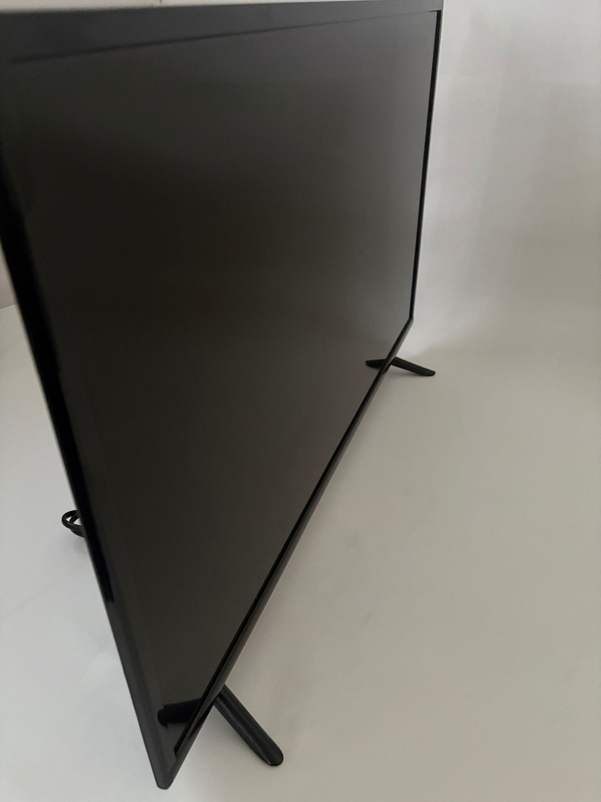 □ アイリスオーヤマ IRIS OHYAMA 32WB10P 32V型 ハイビジョン液晶