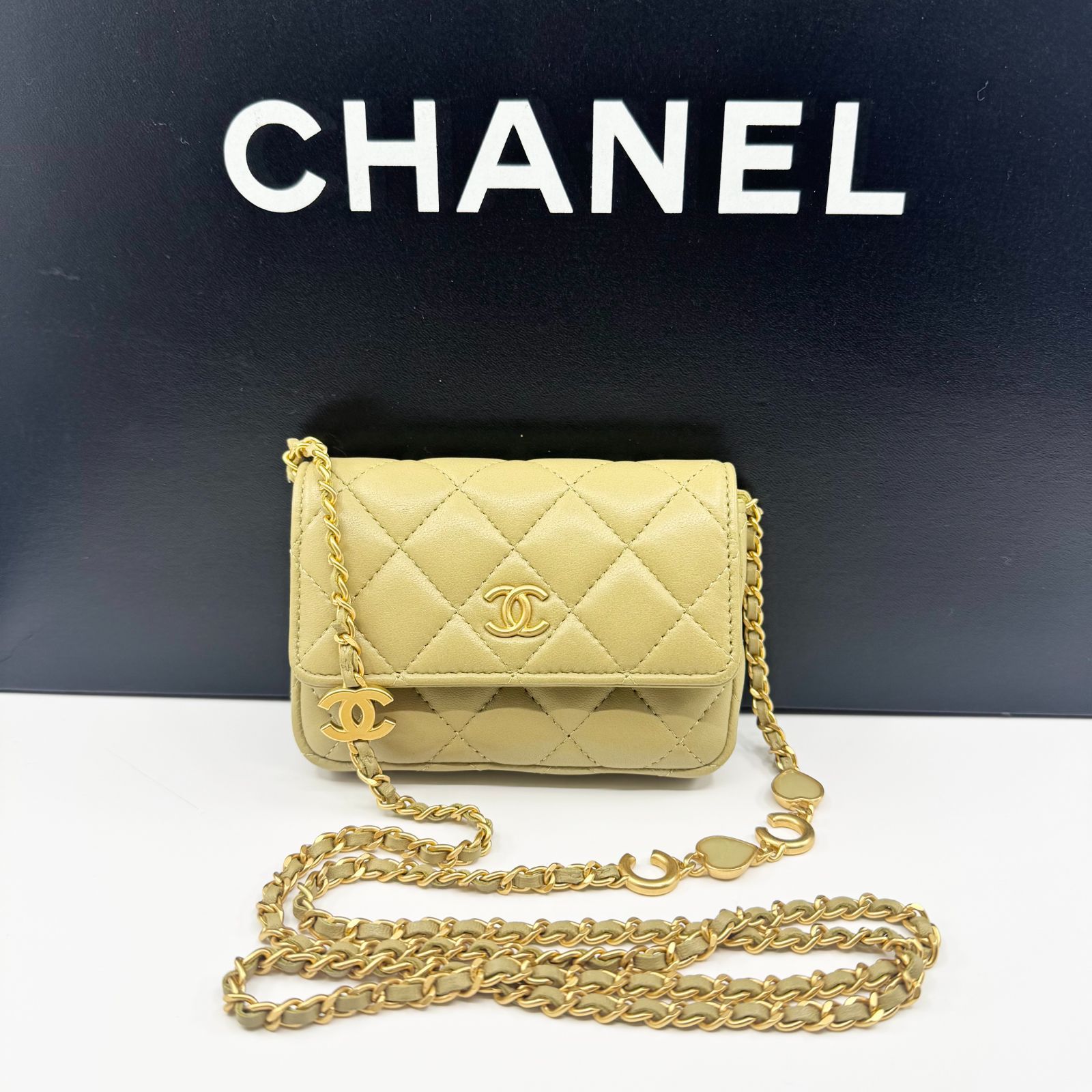 【極美品】CHANEL　ショルダーバッグ　パリ限定マトラッセ　シリアルシール 本物 美品 CHANEL パリ限定 ラムスキン マトラッセ チェーンショルダー