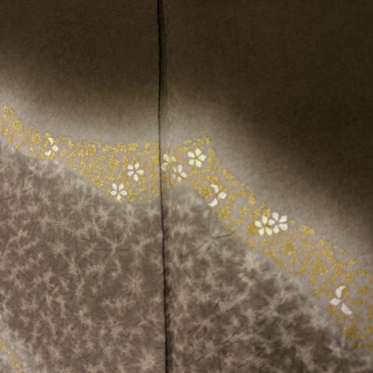 付下げ 身丈155cm 裄丈64cm M 袷 花唐草 刺繍 金彩 茶緑色 正絹 秀品