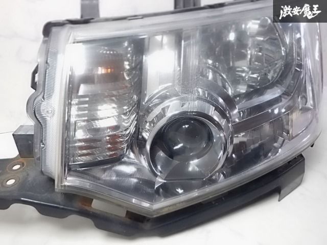 ☆点灯OK☆三菱純正 CV5W デリカD5 前期 HID ヘッドライト ヘッド