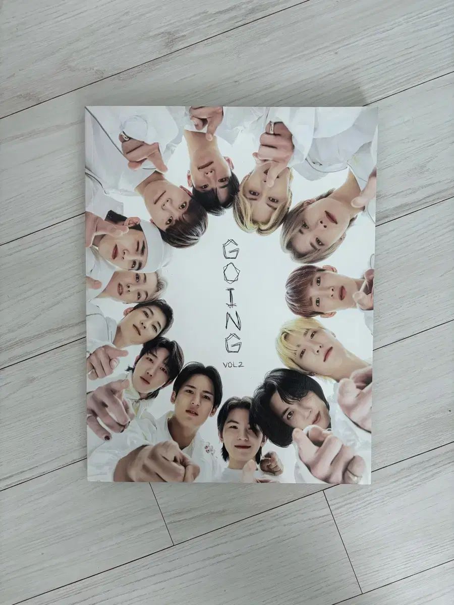 SEVENTEEN GOING 雑誌 マガジン vol 2 (トレカ特典 YIZHIYU カラット