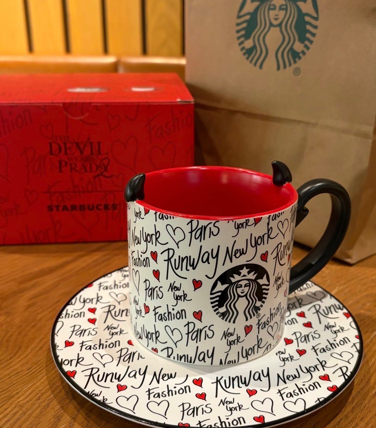 海外限定 スタバ プラダを着た悪魔2 マグカップ Starbucks × The Devil