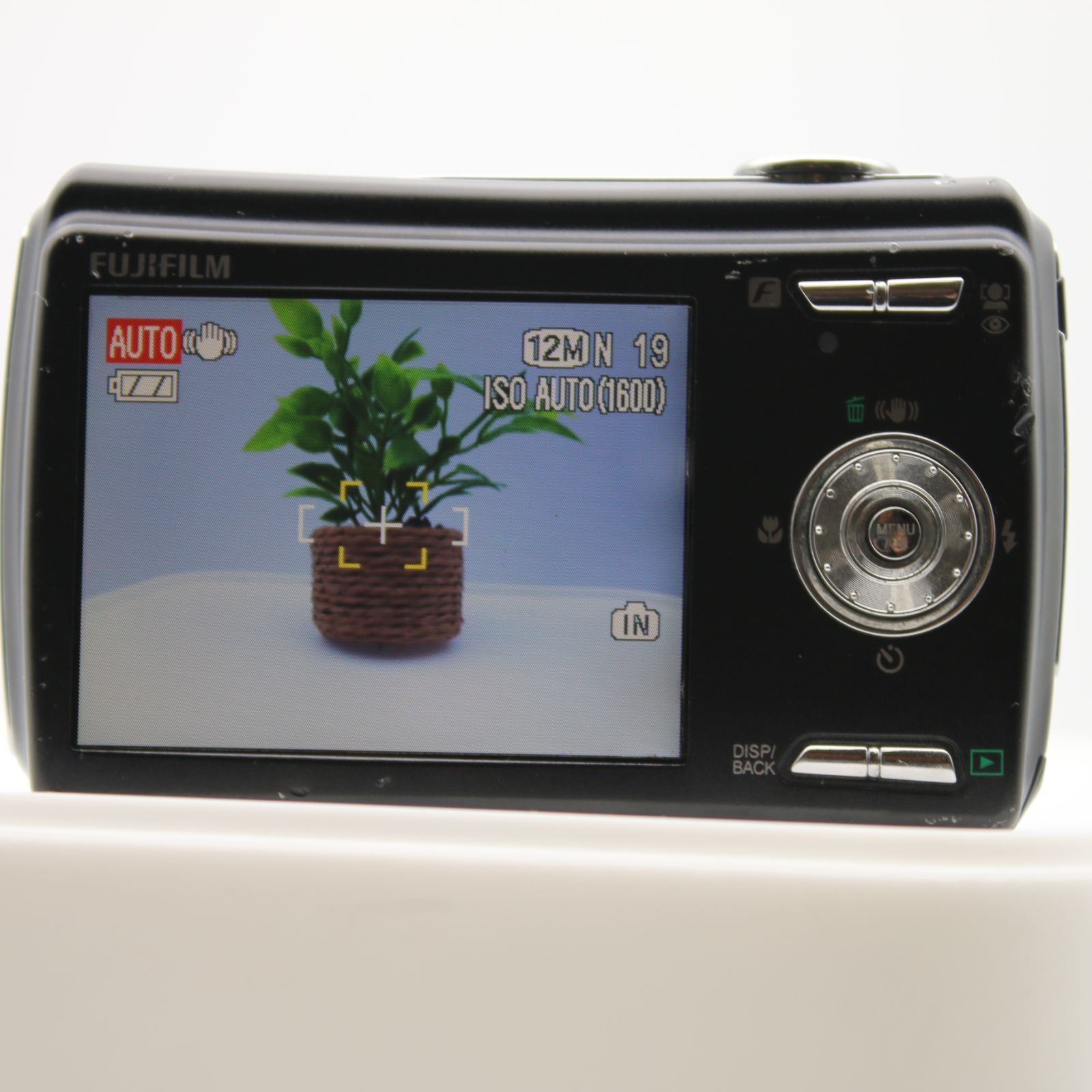 美品】 FUJIFILM FinePix F100fd ブラック FX-F100FDB デジタルカメラ