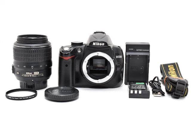 並品＞ Nikon デジタル一眼レフカメラ D5000 レンズキット（18-55mm f