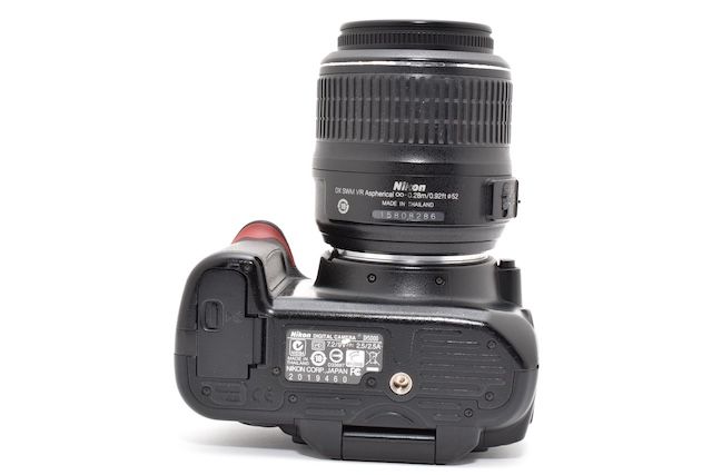 並品＞ Nikon デジタル一眼レフカメラ D5000 レンズキット（18-55mm f