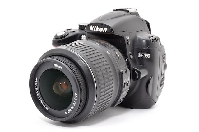 並品＞ Nikon デジタル一眼レフカメラ D5000 レンズキット（18-55mm f