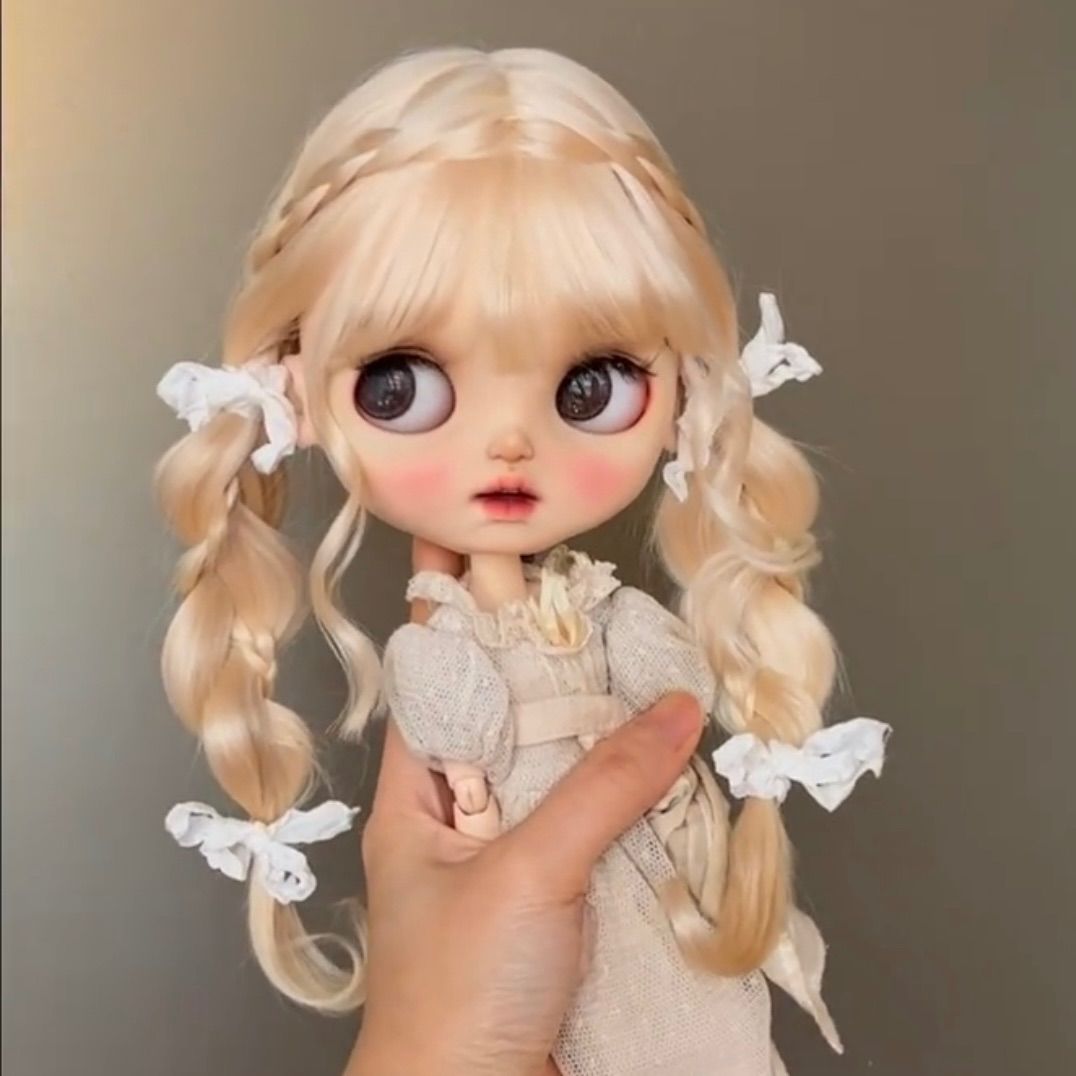 ブライス ウィッグ モヘアウィッグ 海外作家 パールベージュ デザイン編み