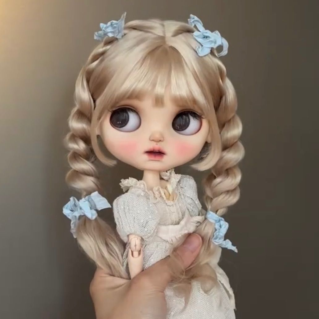 ブライス ウィッグ モヘアウィッグ 海外作家 シャイニングミルクティー