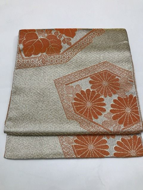 【中古】名古屋帯 混紡 シルバー地に菊花文様