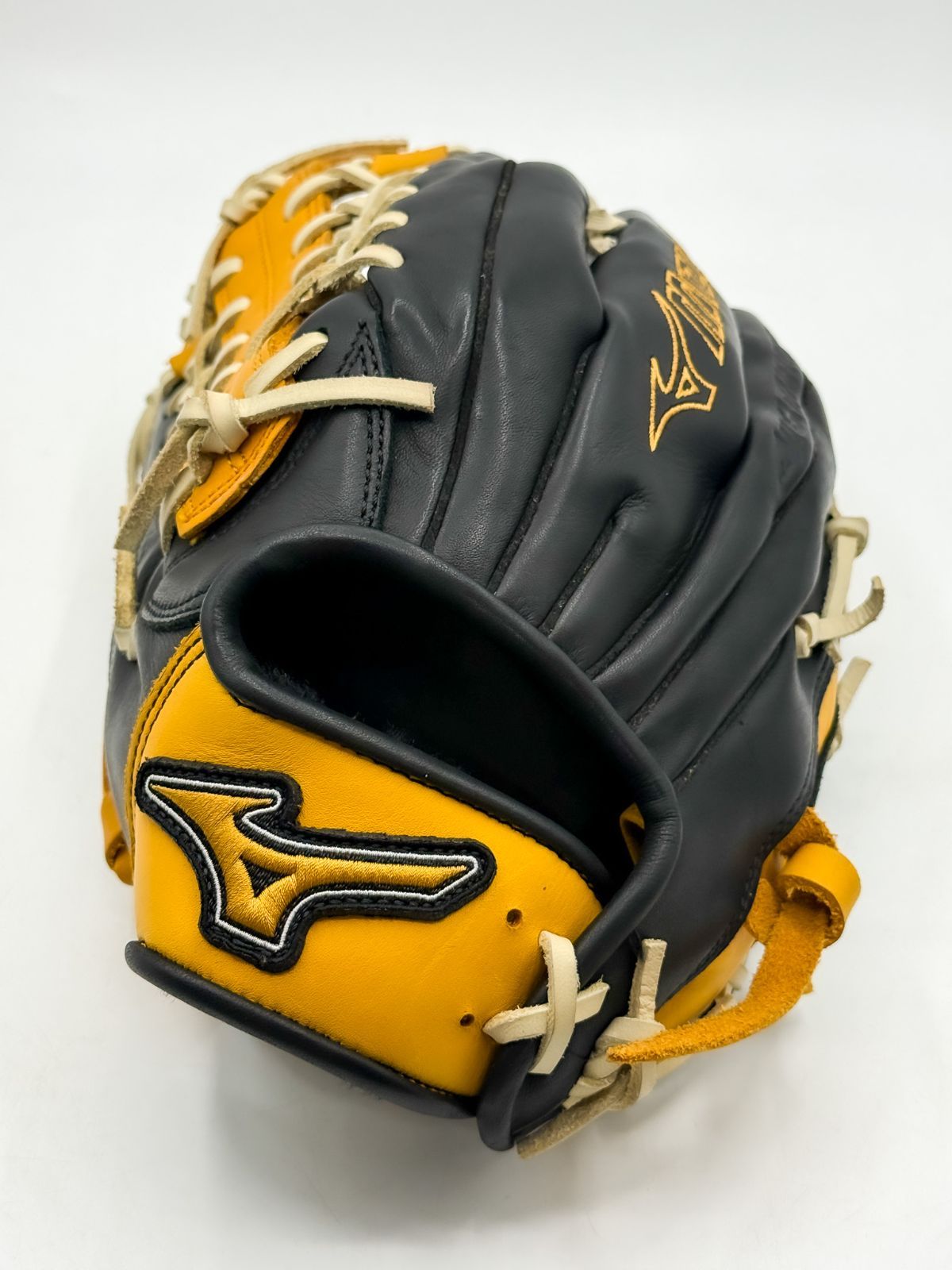 Mizuno Pro ミズノプロ 軟式グローブ 内野手用 ブラック×ゴールド 美品