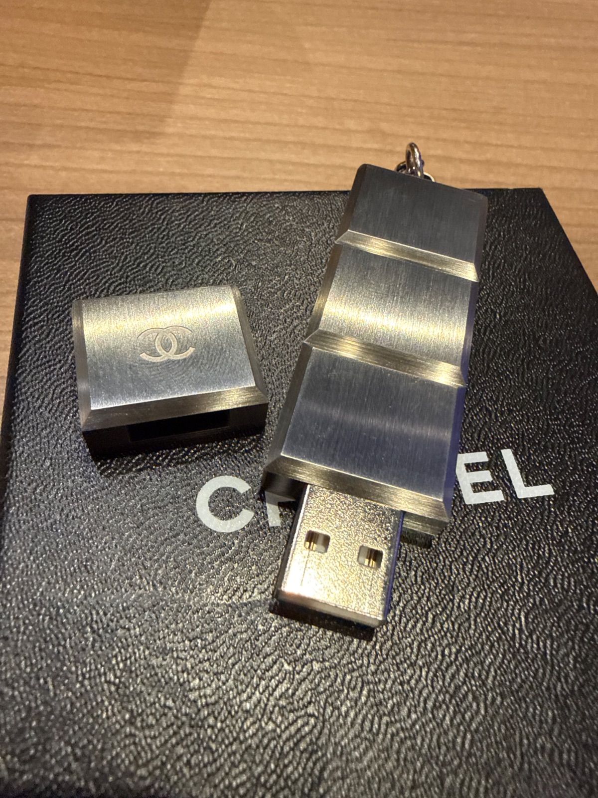 CHANEL 06A シャネル 希少 チョコバー　USB 500mb 中古】シャネル CHANEL チョコバー USB 500mb - メルカリ