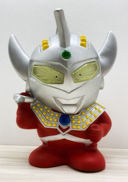 ULTRAMAN BIG MONEY BANK 大きな貯金箱 RUNA/ラナ 「ウルトラマンタロウ」BIG MONEY BANK 大きな貯金箱 ソフビ