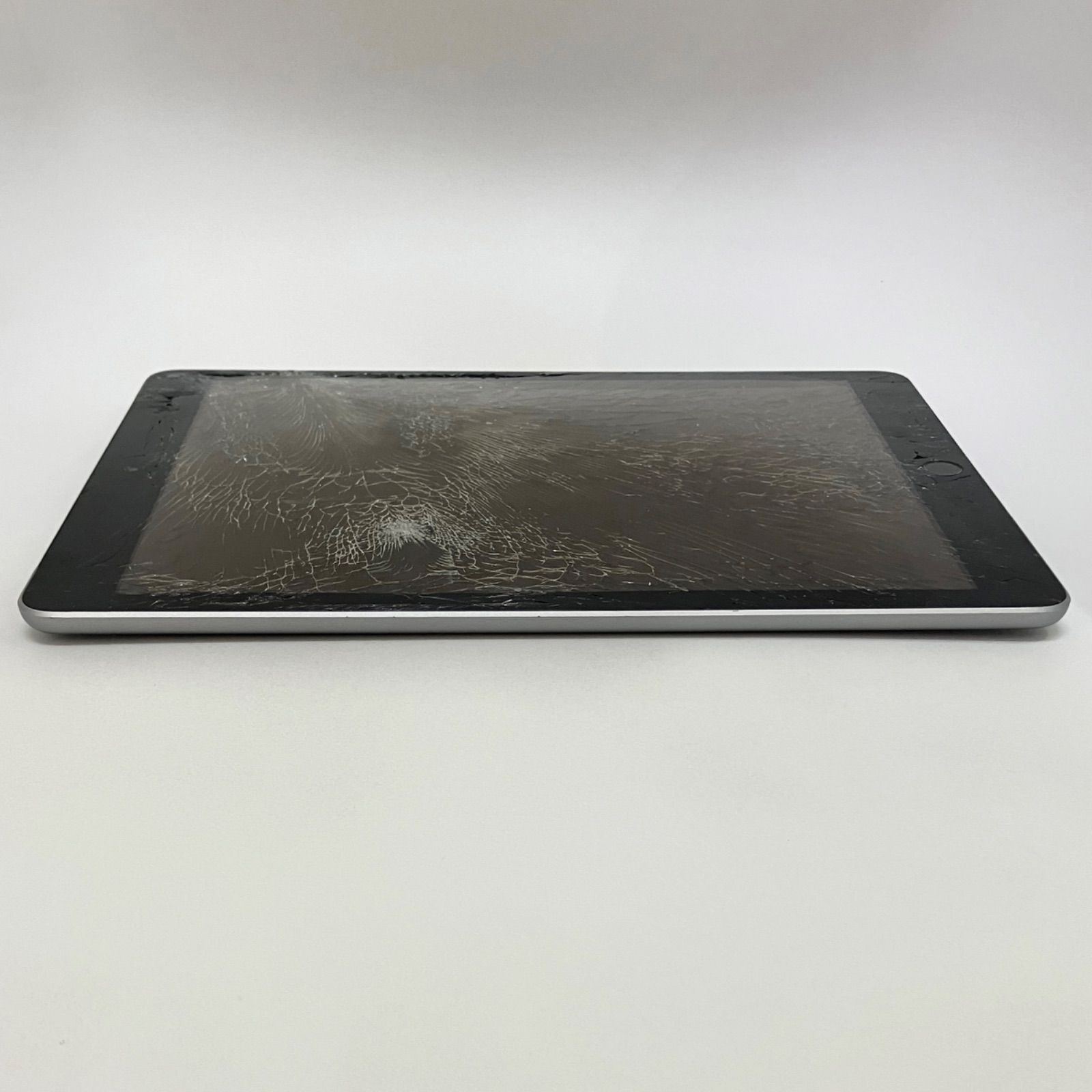 Apple iPad 6スペースグレー ジャンク品 ジャンク】iPad 第6世代 32GB スペースグレイ - メルカリ