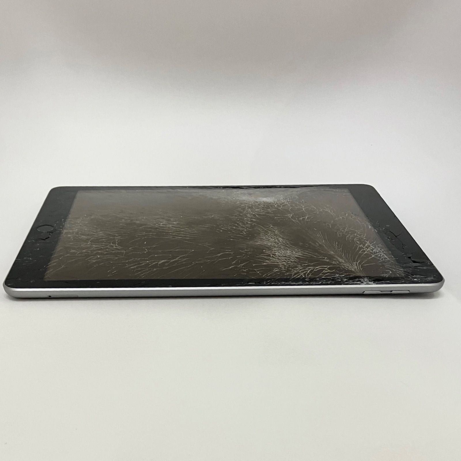 ジャンク】iPad 第6世代 32GB スペースグレイ - メルカリ