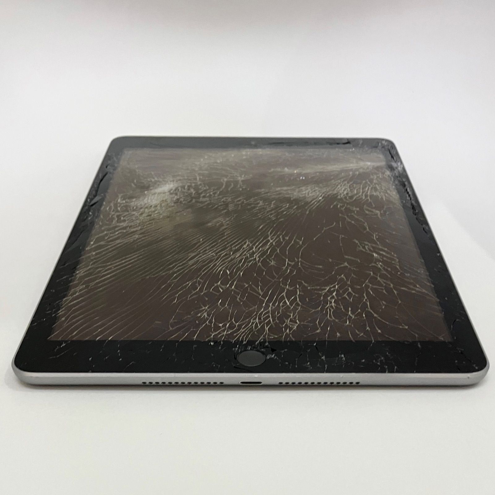 ジャンク】iPad 第6世代 32GB スペースグレイ - メルカリ