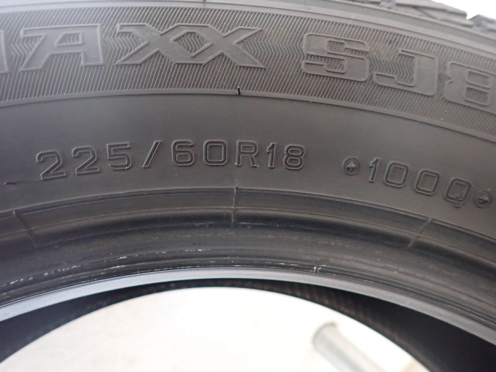 冬4本SET 会社宛 送料無料 225/60R18 100Q ダンロップ WINTER MAXX SJ8 2021年製 RAV4 ハリアー CR-V エクストレイル CX-5 特価！NO,W1829