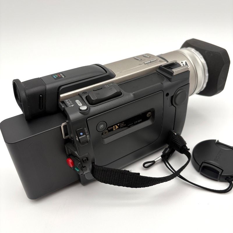現状品/ジャンク品】SONY ソニー DCR-TRV900 MiniDV ビデオカメラ 通電