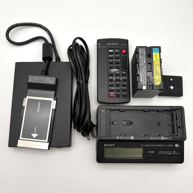 現状品/ジャンク品】SONY ソニー DCR-TRV900 MiniDV ビデオカメラ 通電