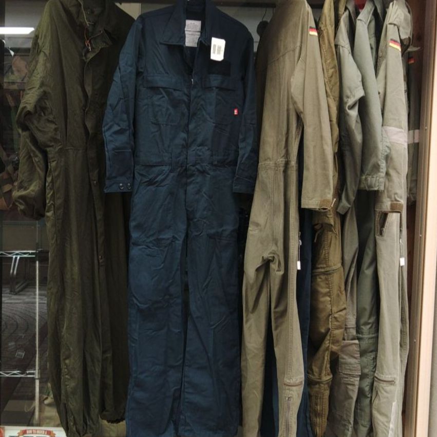 米軍実物】メカニックカバーオール - メルカリ