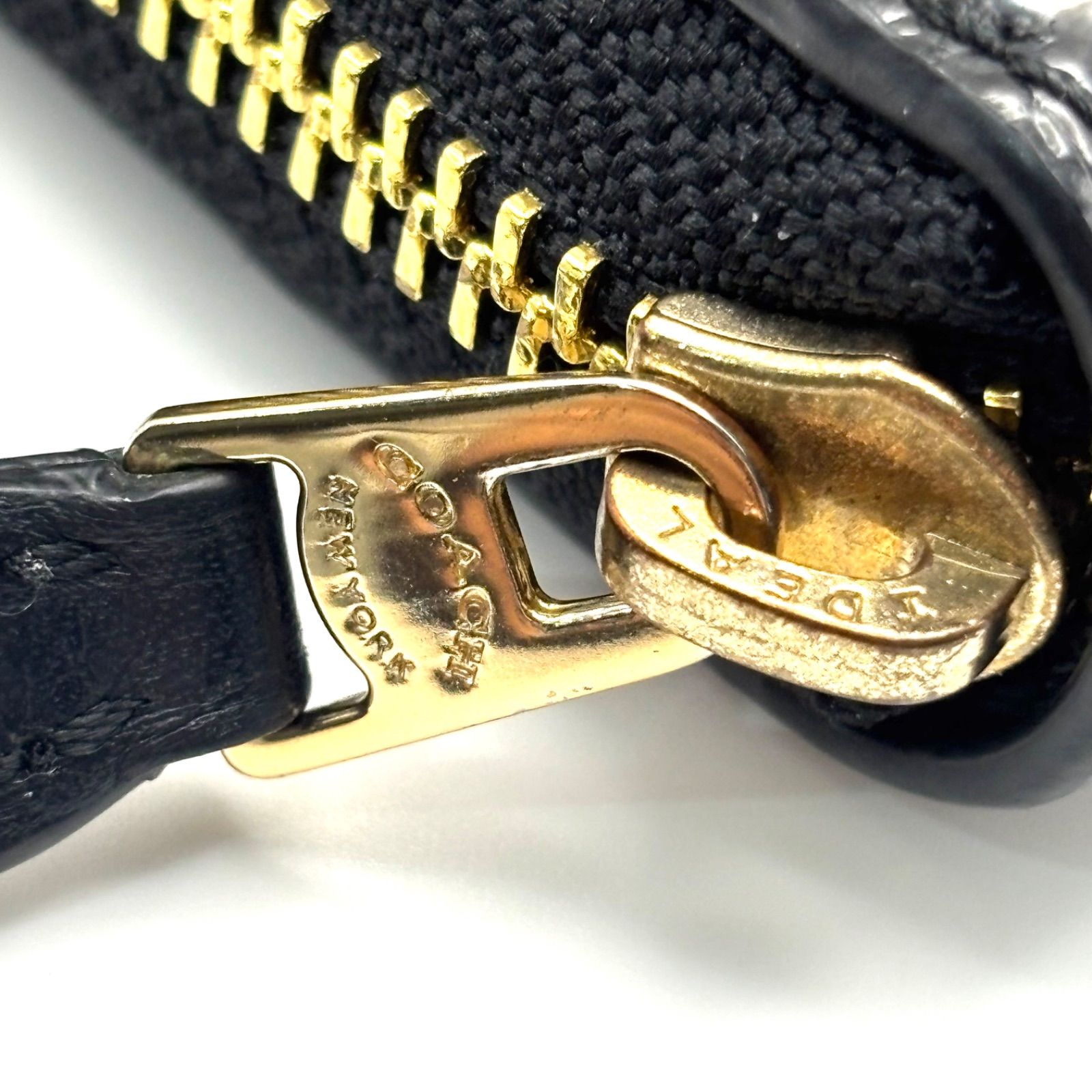 coach コーチ 長財布 ラウンドファスナー エナメル エンボス 黒 