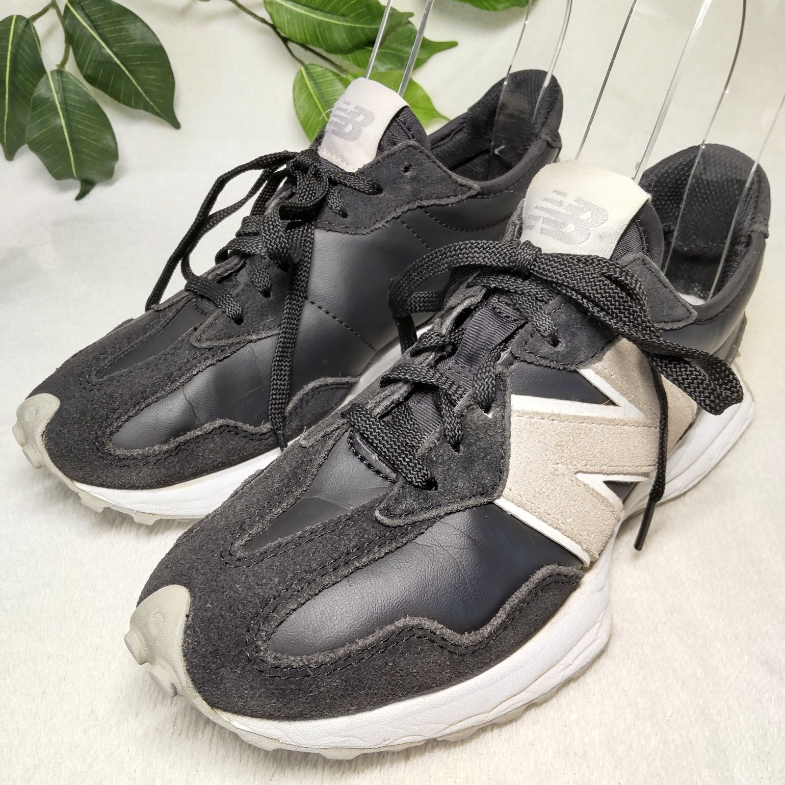 良品】NEW BALANCE/ ニューバランス/327モデル/スニーカー/ ブラック 