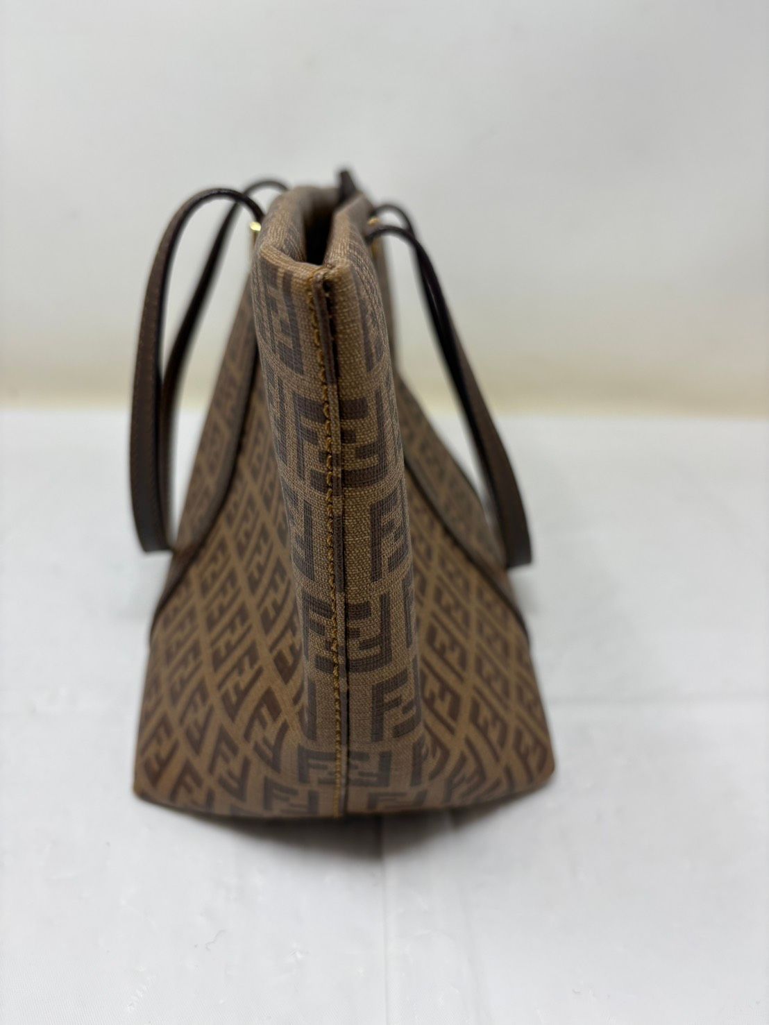 ◇FENDI フェンディ ハンドバッグ 8BH255-FB5 ズッカ柄 茶 ブラウン