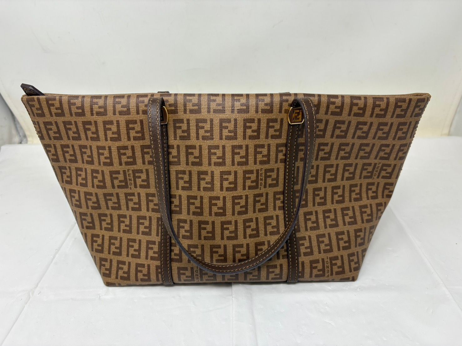 ◇FENDI フェンディ ハンドバッグ 8BH255-FB5 ズッカ柄 茶 ブラウン
