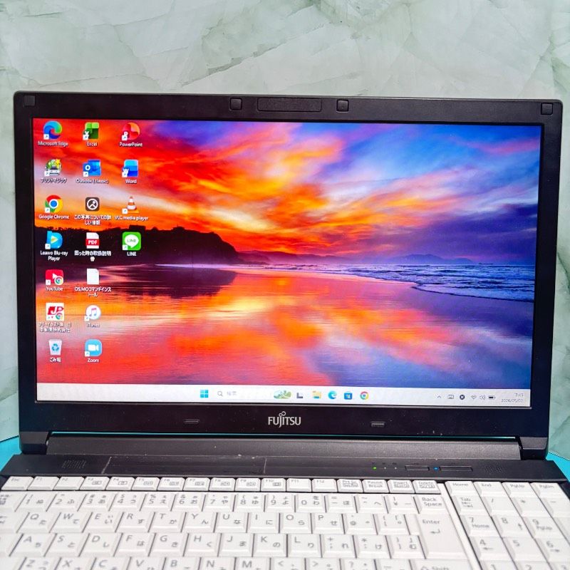 セール開催中♪【6世代i3】オフィス付☆富士通☆新品爆速SSD☆ノートPC