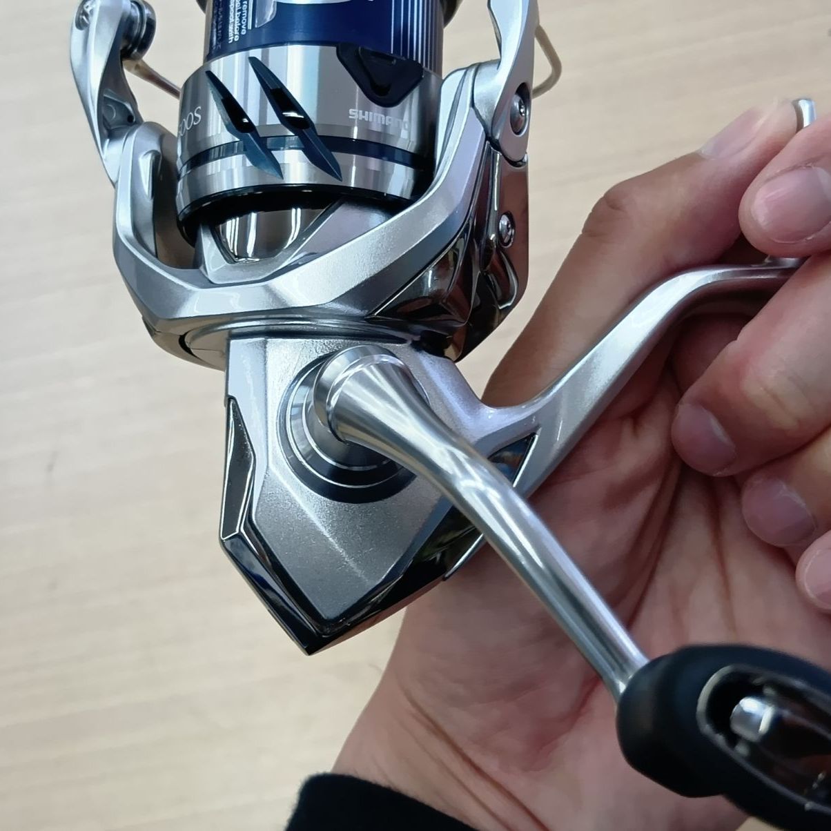相模原橋本店 併売】新品 シマノ 23ストラディック 2500S ラインセット