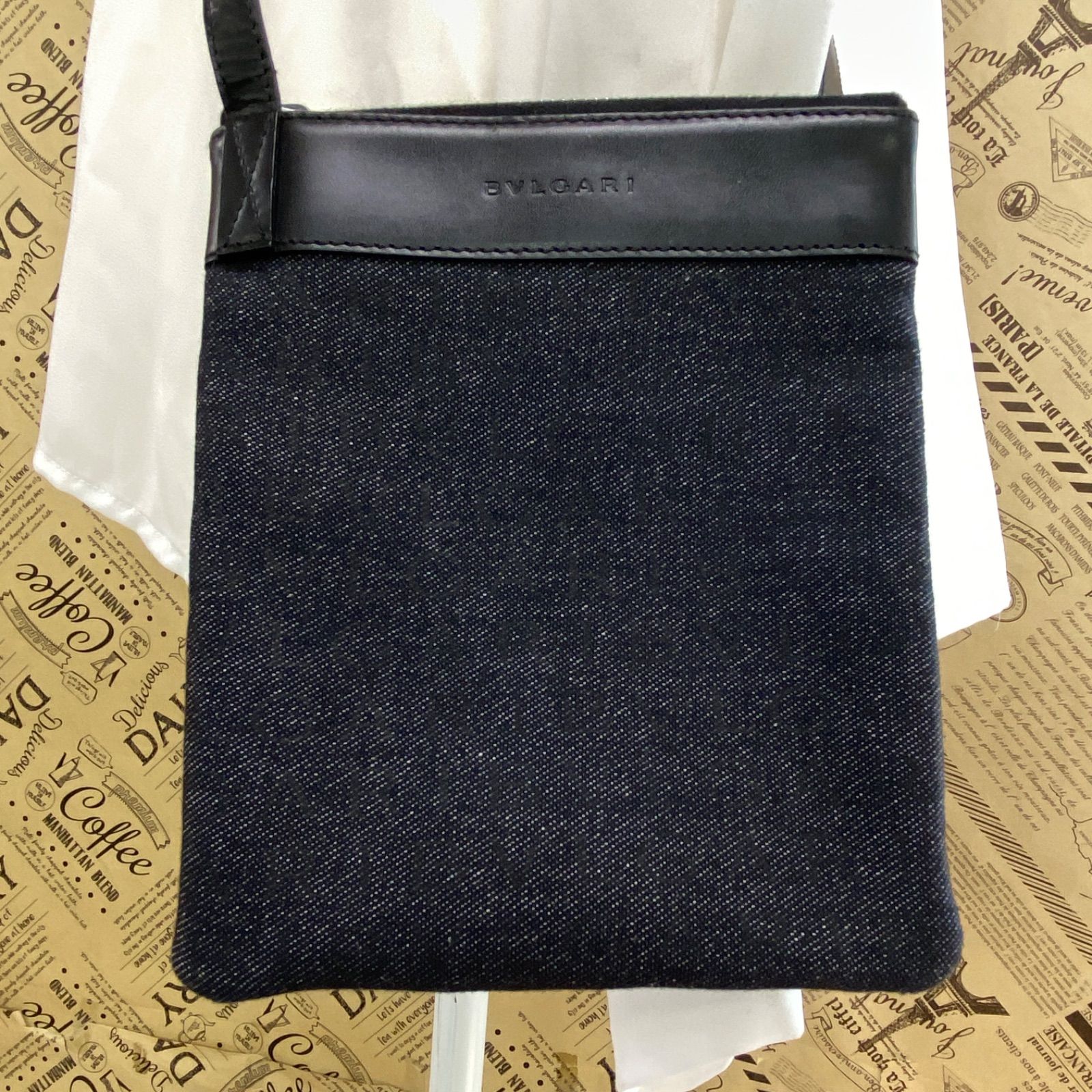 ブルガリ BVLGAI　ロゴマニア　ショルダーバッグ(ポシェット) BVLGARI（ブルガリ） ポシェット 22588 ショルダーバッグ ロゴマニア