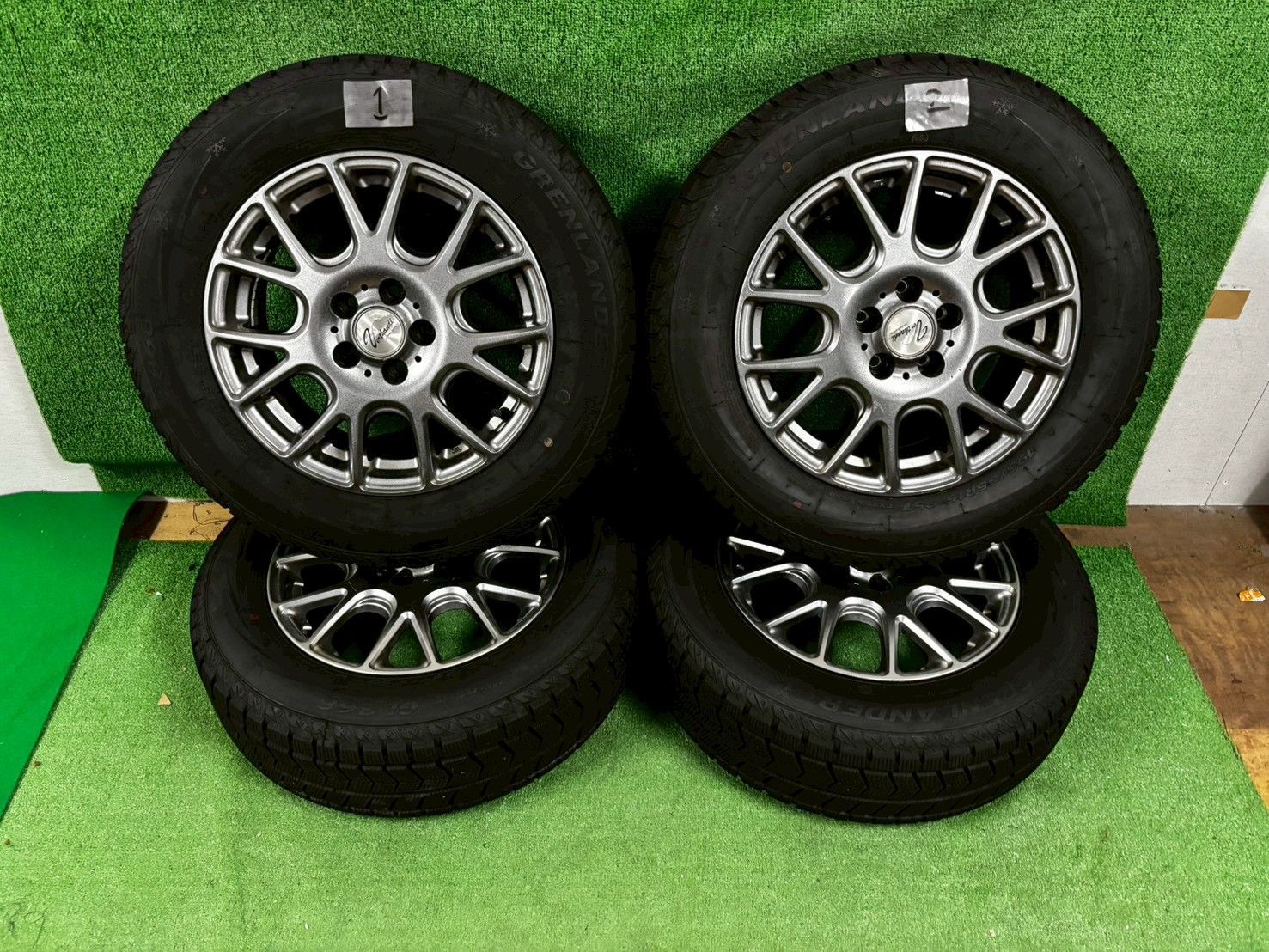 トヨタ エスティマ ACR55W アエラス スタッドレスタイヤ 社外ホイール