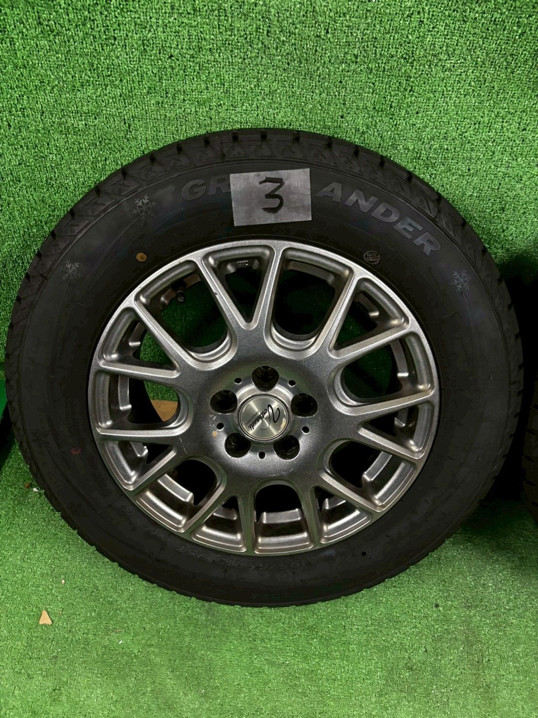 トヨタ エスティマ ACR55W アエラス スタッドレスタイヤ 社外ホイール
