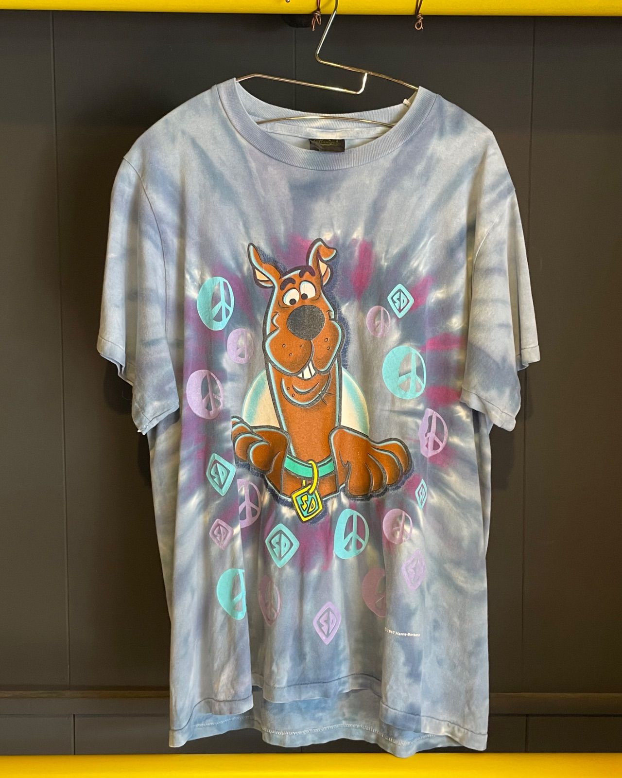 1997 Scooby-Doo tie-dye T-shirt (Changes, Hanna-Barbera licensed, L, made in USA) 1