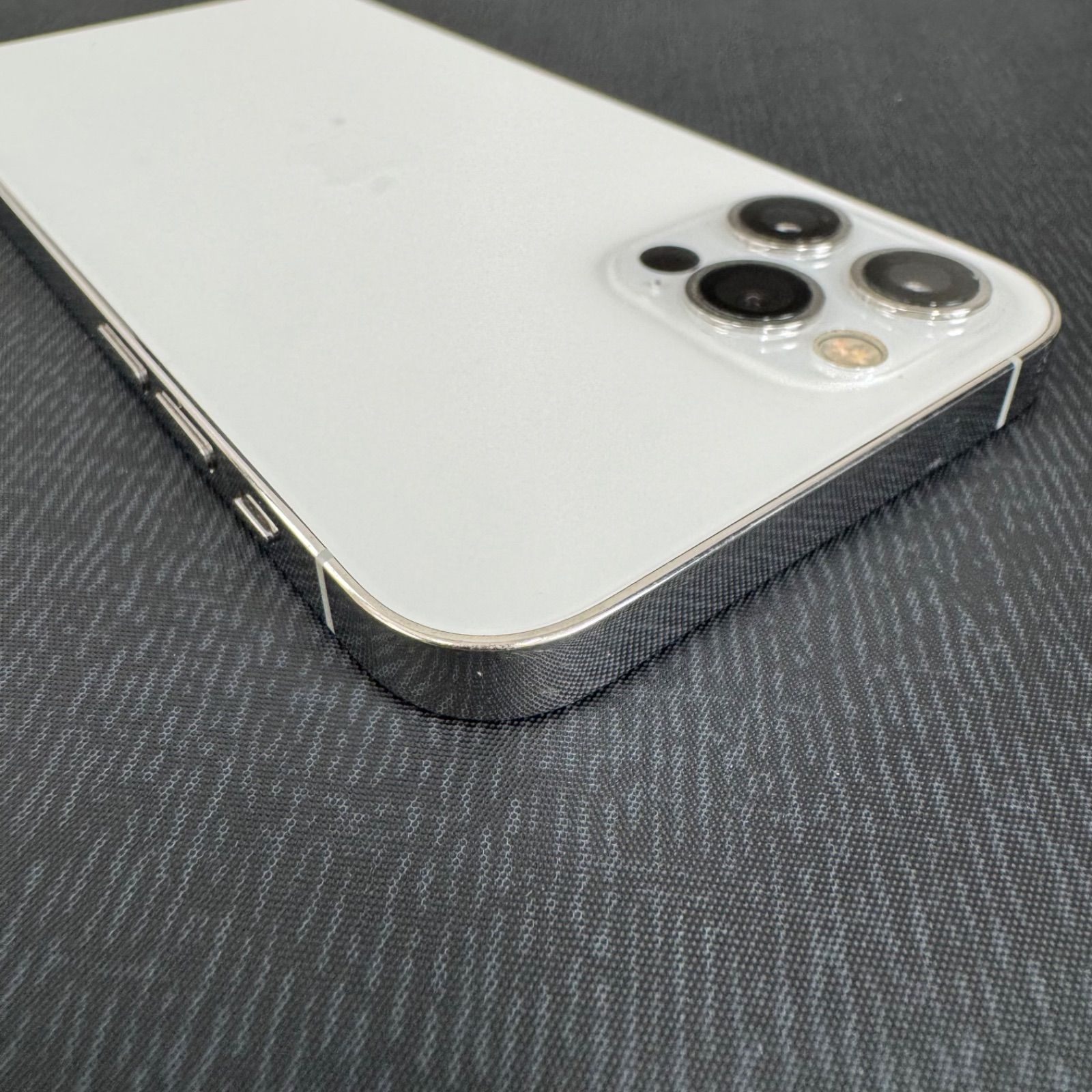 iPhone 12 Pro 128GB シルバー SIMロック解除済 - メルカリ