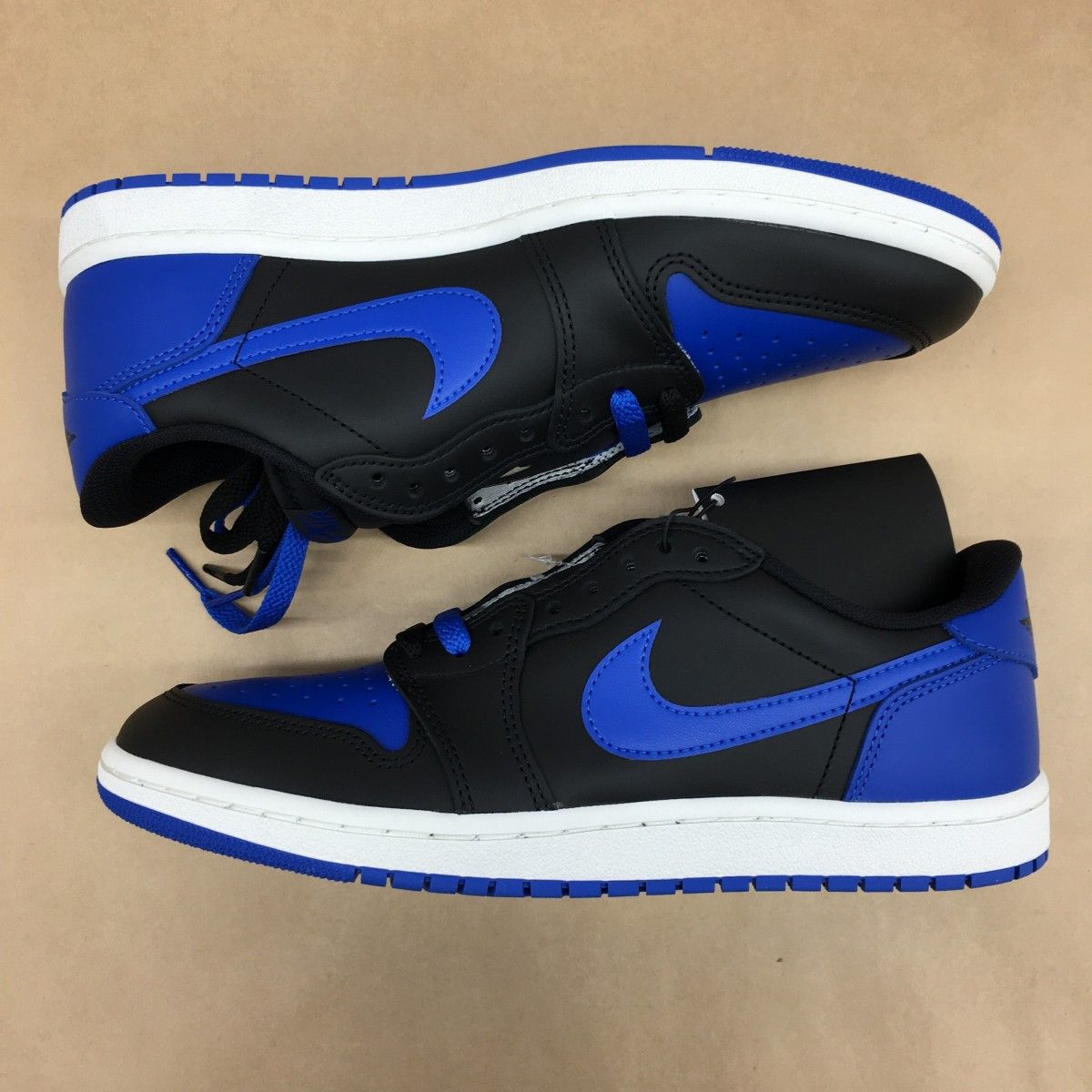 未使用 NIKE AIR JORDAN 1 LOW 