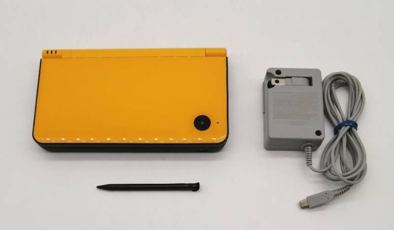 Nintendo DSi LL イエロー 本体