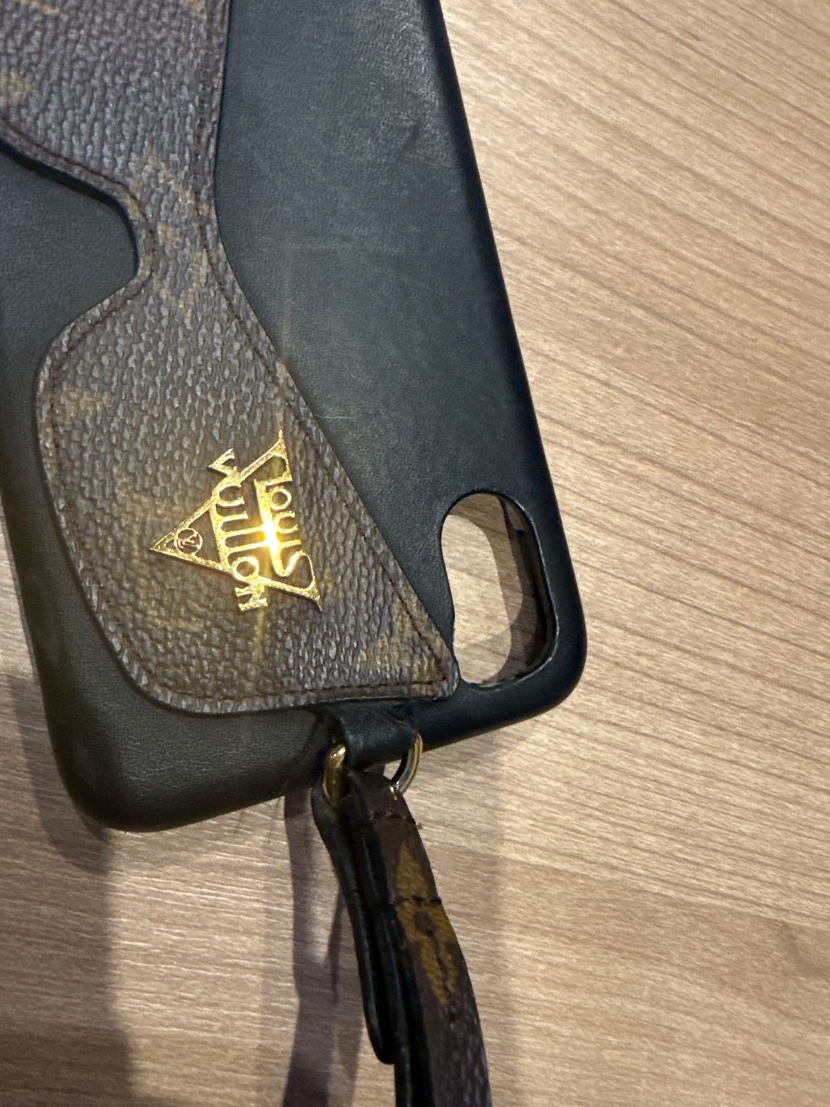 ルイヴィトン　iPhoneXSケース LOUIS VUITTON アイフォンXS MAXケース 気嚢スタンド機能 iPhoneXr Xs