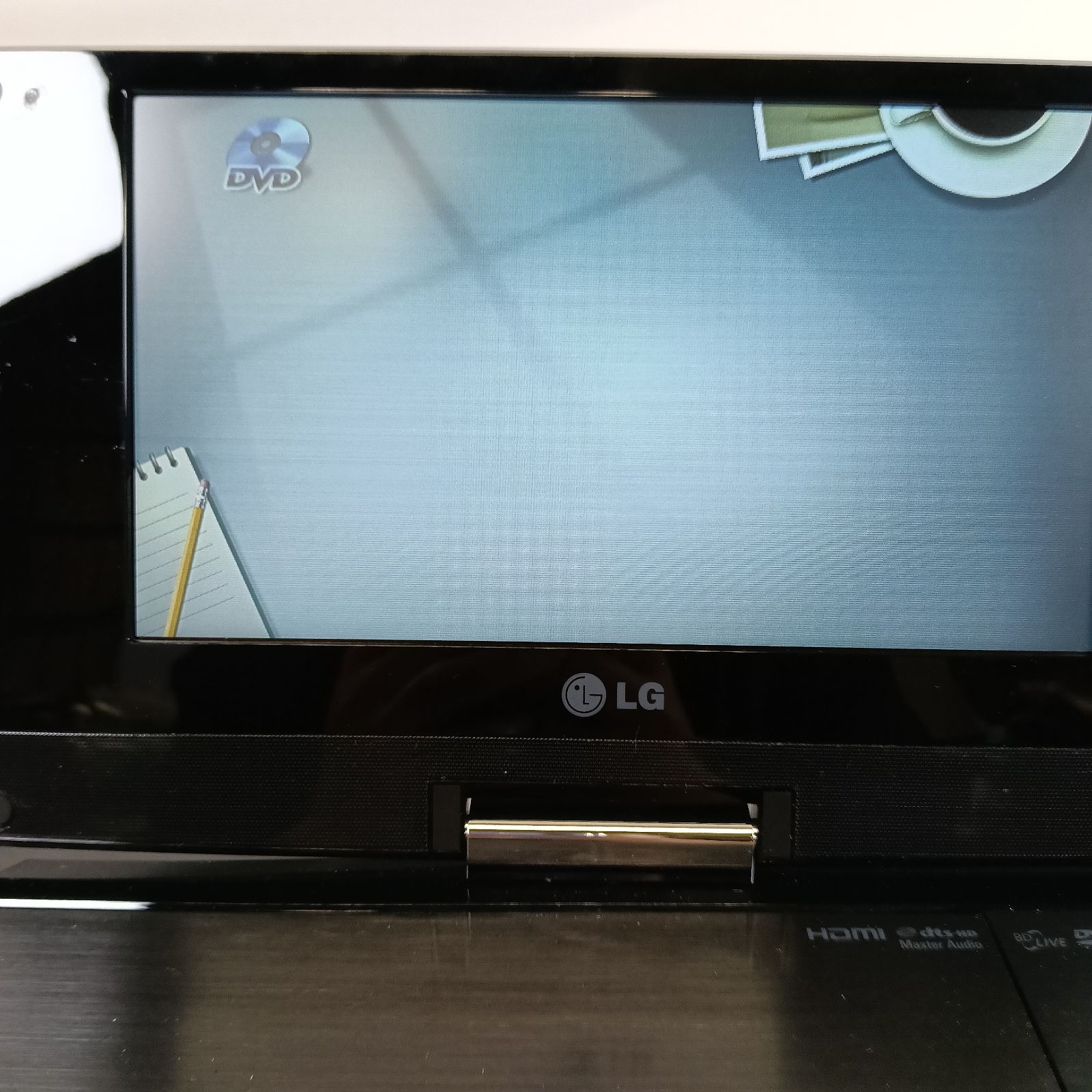 動作品 LG 9型ポータブルブルーレイプレーヤー BP690 本体のみ - メルカリ
